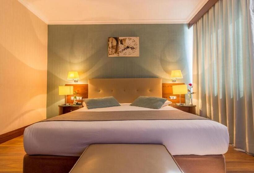 سوییت جونیور, Tadj El Maouada