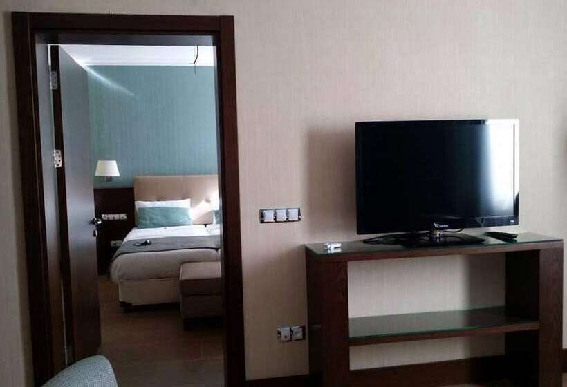اتاق استاندارد یک نفره, Tadj El Maouada