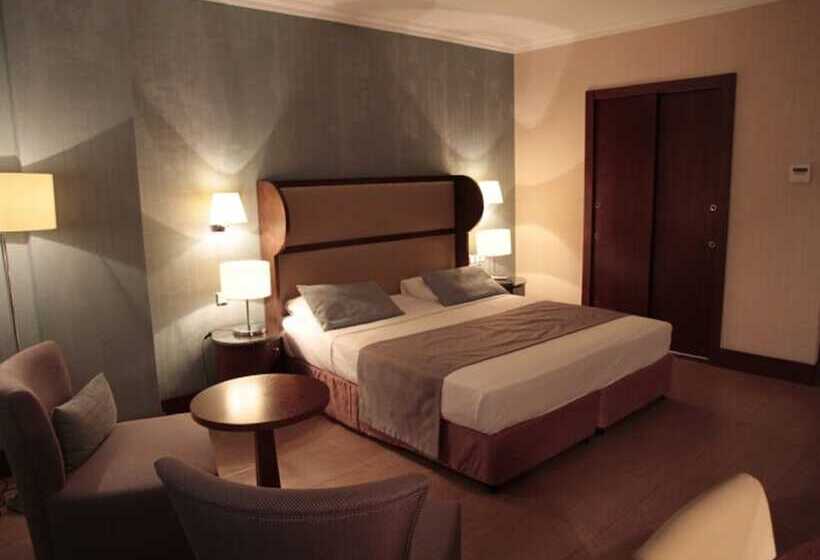 سوییت اجرایی, Tadj El Maouada