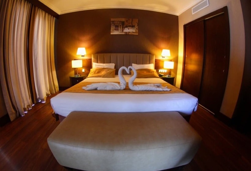 سوییت اجرایی, Tadj El Maouada