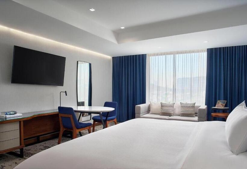 キングサイズベッド、ビュー付きデラックスルーム, The Westin Monterrey Valle