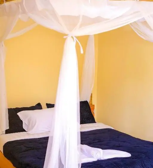 اتاق استاندارد, Kisoro Comfort Inn