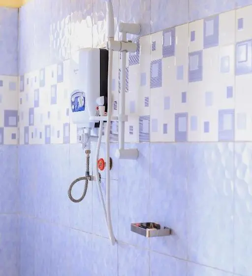 اتاق استاندارد یک نفره, Kisoro Comfort Inn