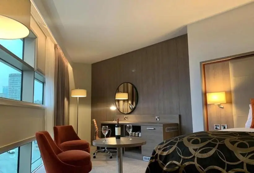 سوییت جونیور, Clayton Hotel Birmingham