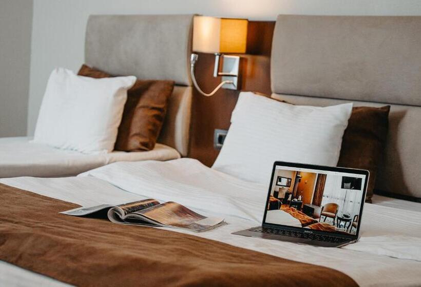 اتاق لوکس سه تخته, Diamond Hotel Baku