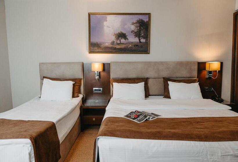 اتاق لوکس سه تخته, Diamond Hotel Baku