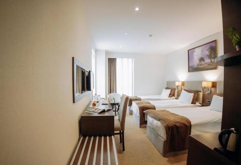 اتاق لوکس سه تخته, Diamond Hotel Baku