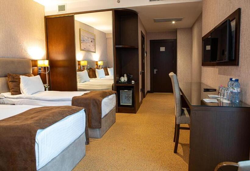 اتاق لوکس سه تخته, Diamond Hotel Baku