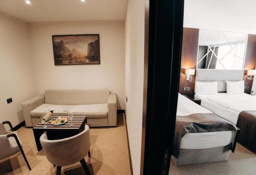 سوییت خانوادگی, Diamond Hotel Baku