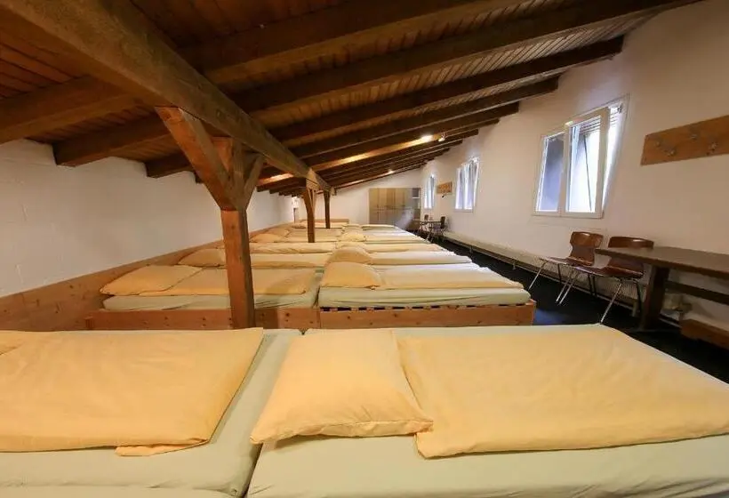 Cama em Quarto Compartilhado, Grüsch