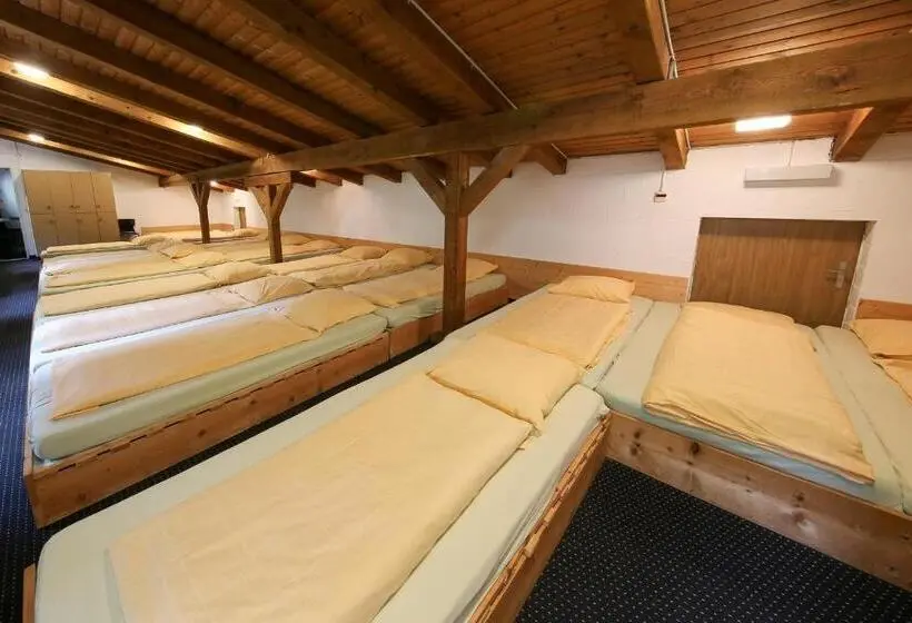 Cama em Quarto Compartilhado, Grüsch