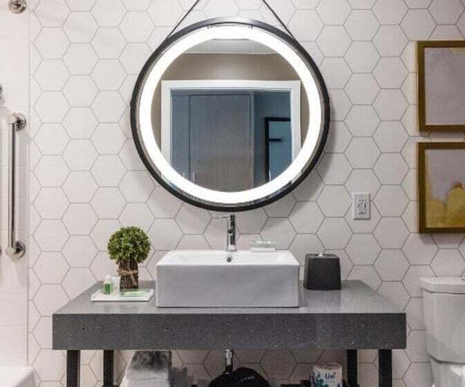 اتاق استاندارد برای معلولان, Holiday Inn & Suites Nashville Downtown Broadway