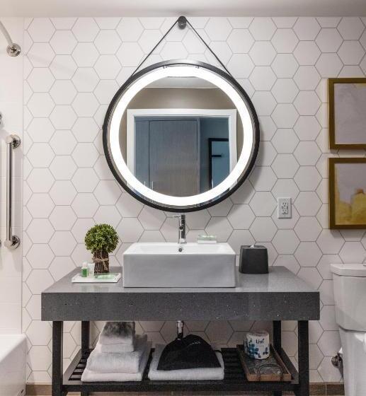 سوئیت برای معلولان, Holiday Inn & Suites Nashville Downtown Broadway