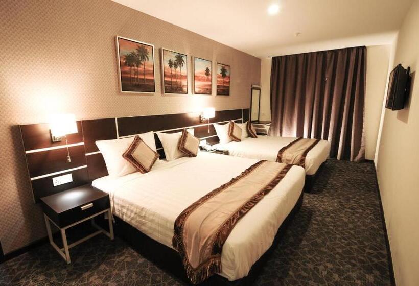 Семейный Номер, K Garden Hotel Parit Buntar