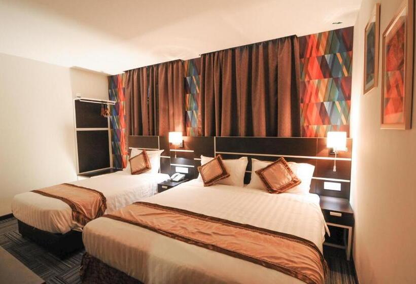 Трехместный Номер Deluxe, K Garden Hotel Parit Buntar