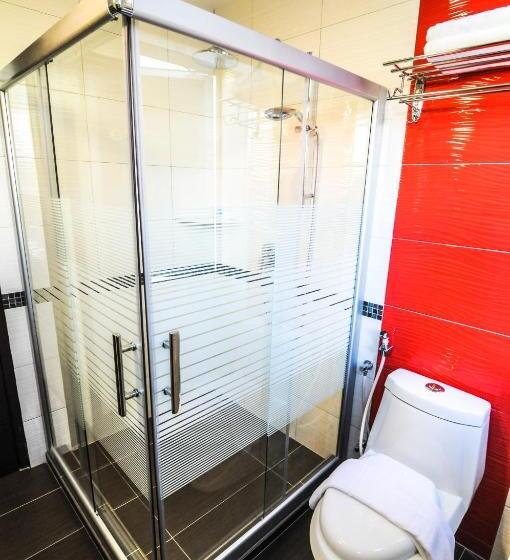 Трехместный Номер Deluxe, K Garden Hotel Parit Buntar