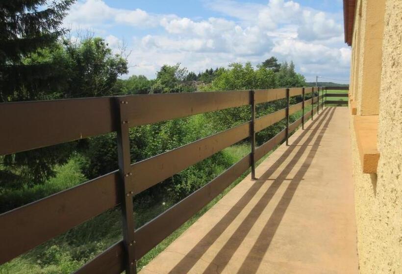 4인용 스탠다드 룸, Logis L Auberge Du Gros