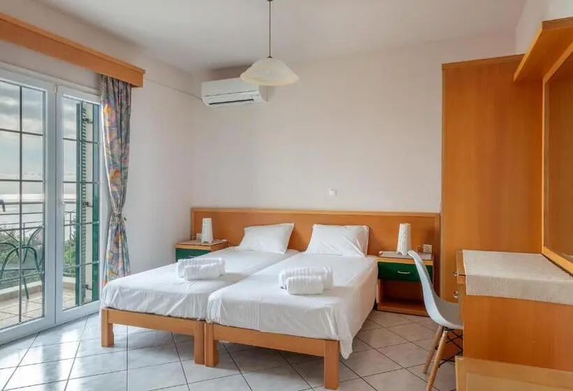 Chambre Standard, Naftilos Studios
