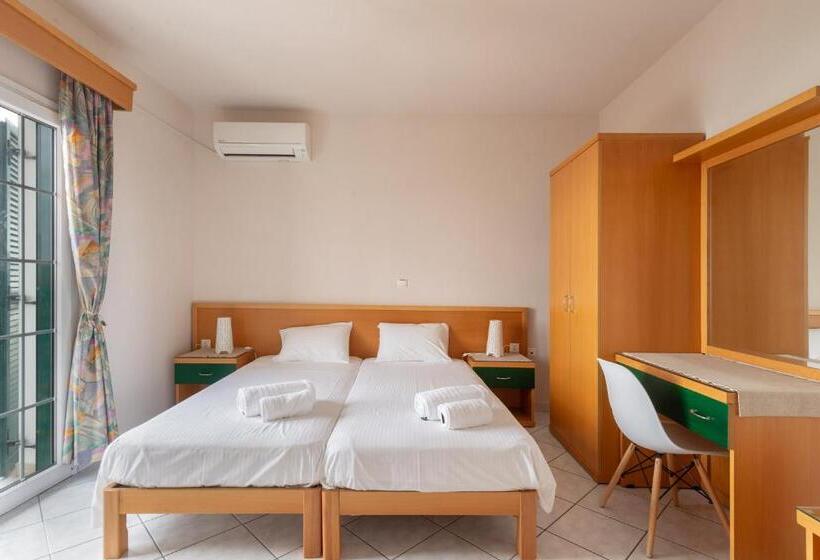 스탠다드 룸, Naftilos Studios