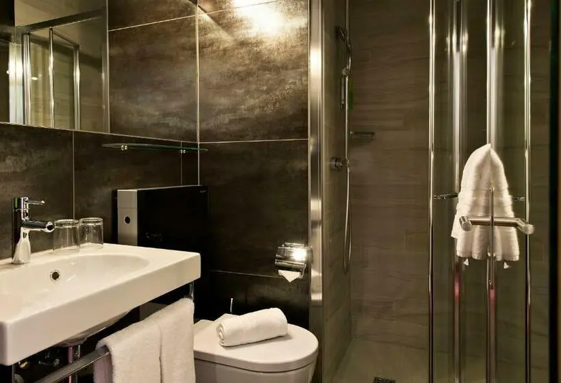 Economy Room, Palü