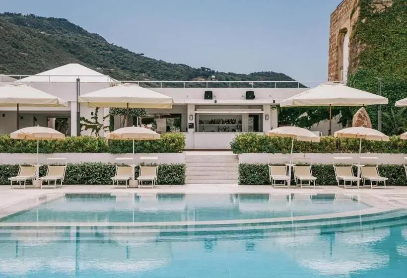 オーシャンビューのスーペリアトリプルルーム, Mangia’s Pollina Resort
