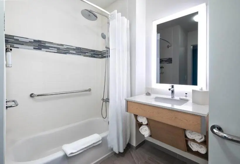 身障者適用キングサイズベッドルーム, Even Hotel Miami Airport, An Ihg