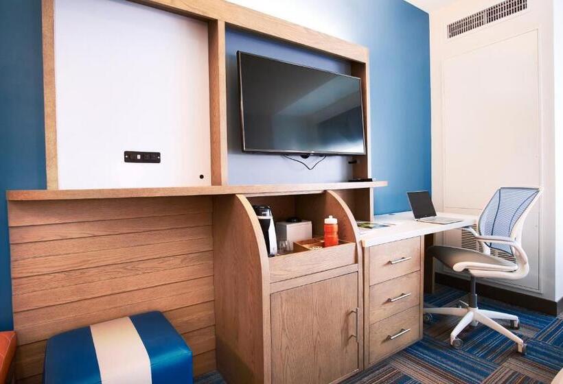 장애인을 위한 킹사이즈 침대 스탠다드 룸, Even Hotel Miami   Airport, An Ihg