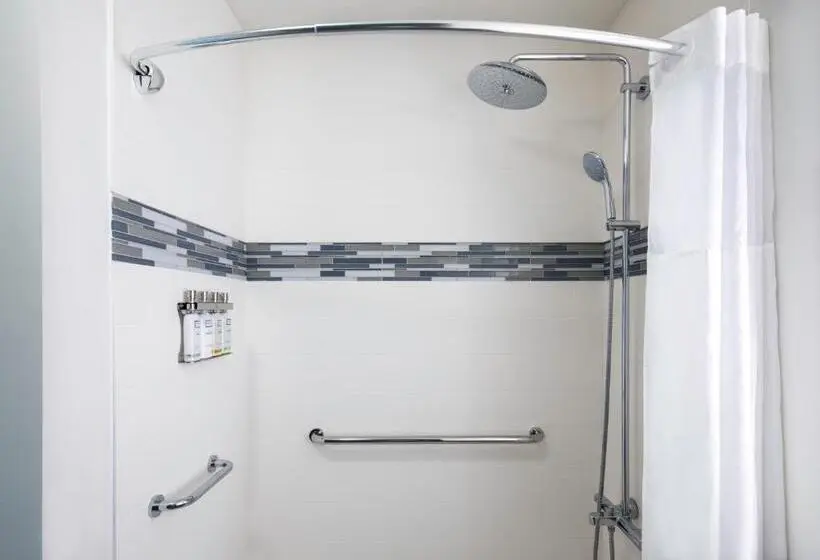 身障者適用スイートルーム, Even Hotel Miami Airport, An Ihg