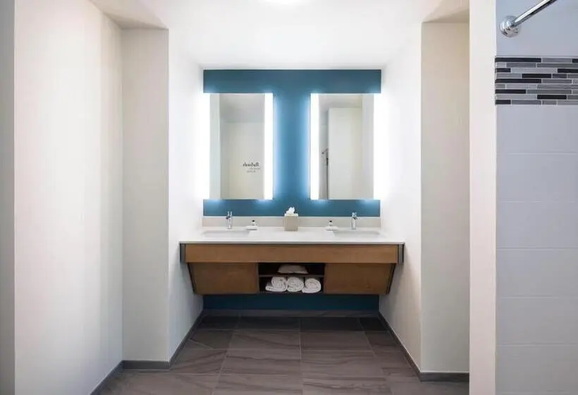 キングサイズベッドのスイートルーム, Even Hotel Miami Airport, An Ihg