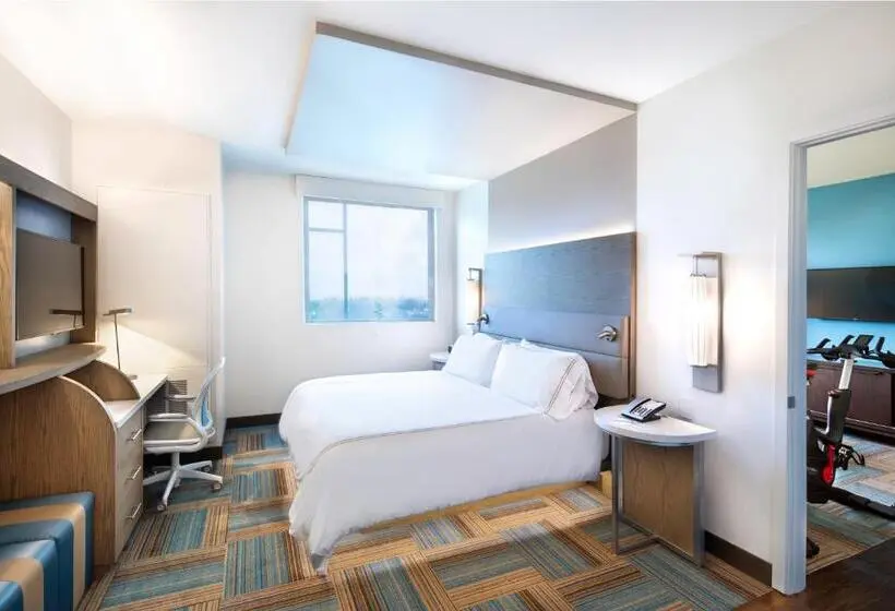 キングサイズベッドのスイートルーム, Even Hotel Miami Airport, An Ihg