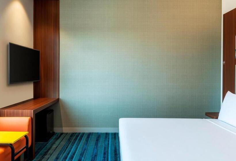 带大床的标准间, Aloft Dubai South