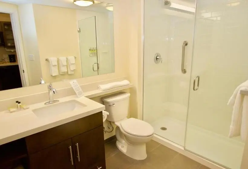 キングサイズベッドのデラックススイート, Candlewood Suites   Dumfries   Quantico, An Ihg