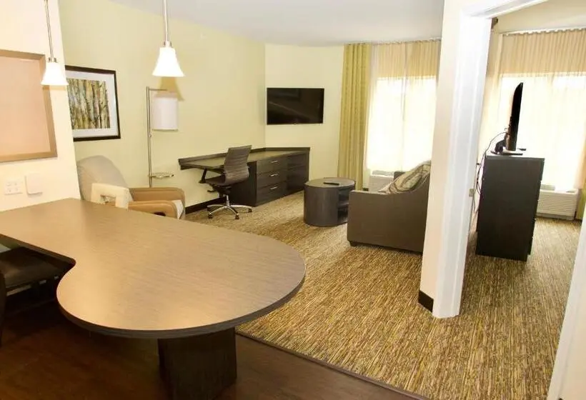 キングサイズベッドのスイートルーム, Candlewood Suites   Dumfries   Quantico, An Ihg