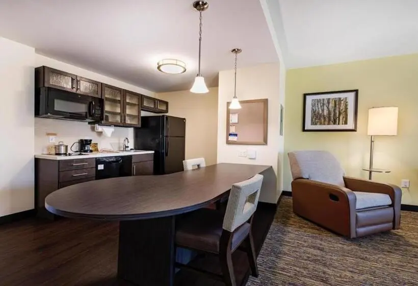 身障者適用キングサイズベッドルーム, Candlewood Suites   Dumfries   Quantico, An Ihg