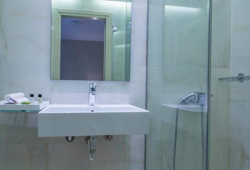 패밀리 룸, Club Agia Anna