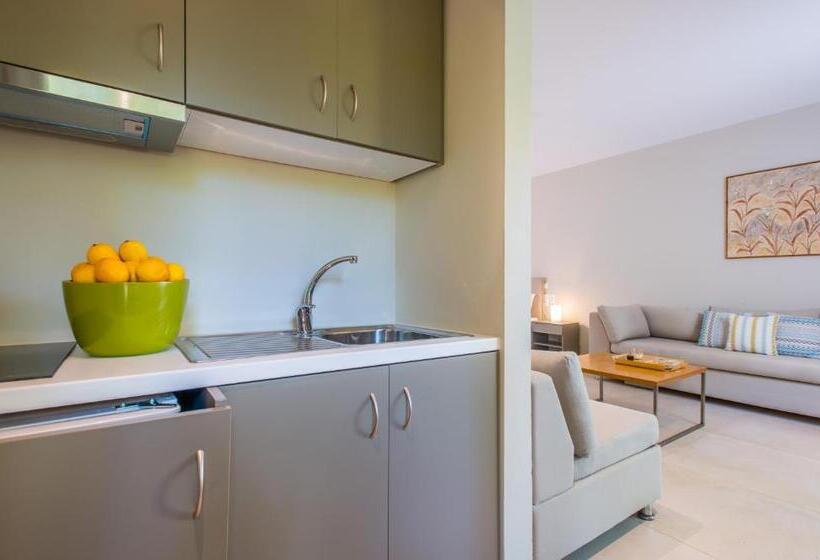 패밀리 룸, Club Agia Anna