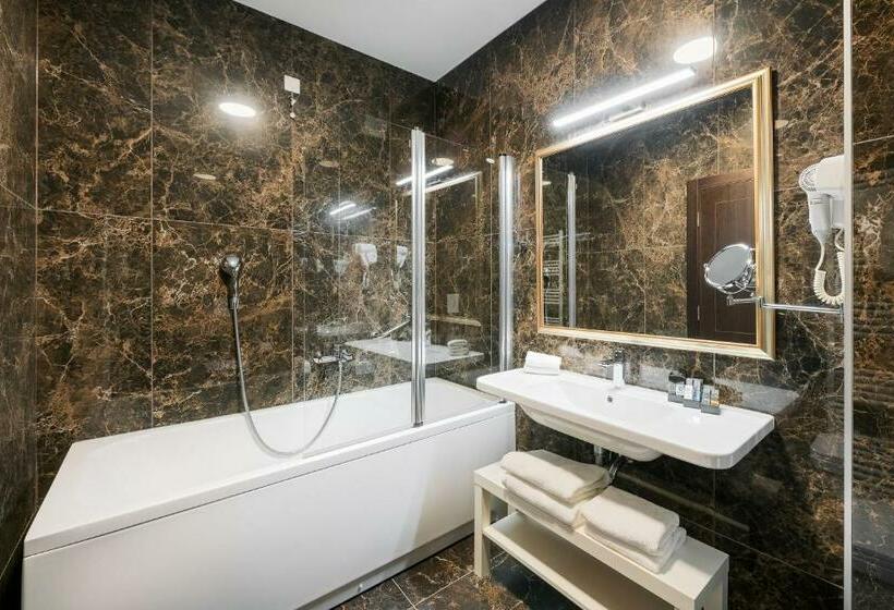 스탠다드 발코니 룸, Cvita