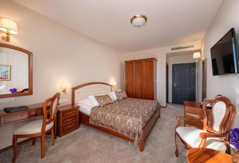 수피리어 룸, Cvita