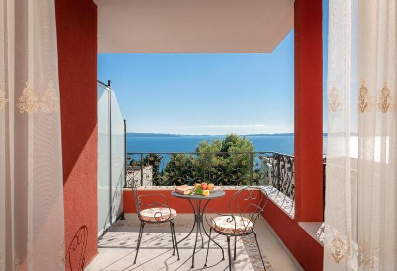 발코니 디럭스 룸, Cvita