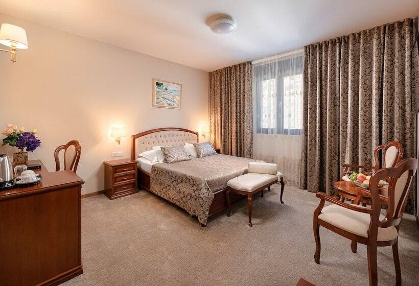 수피리어 룸, Cvita