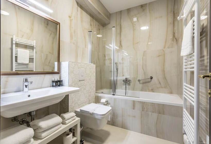 스탠다드 발코니 룸, Cvita