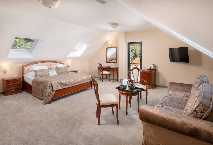 주니어 스위트 바다 전망, Cvita