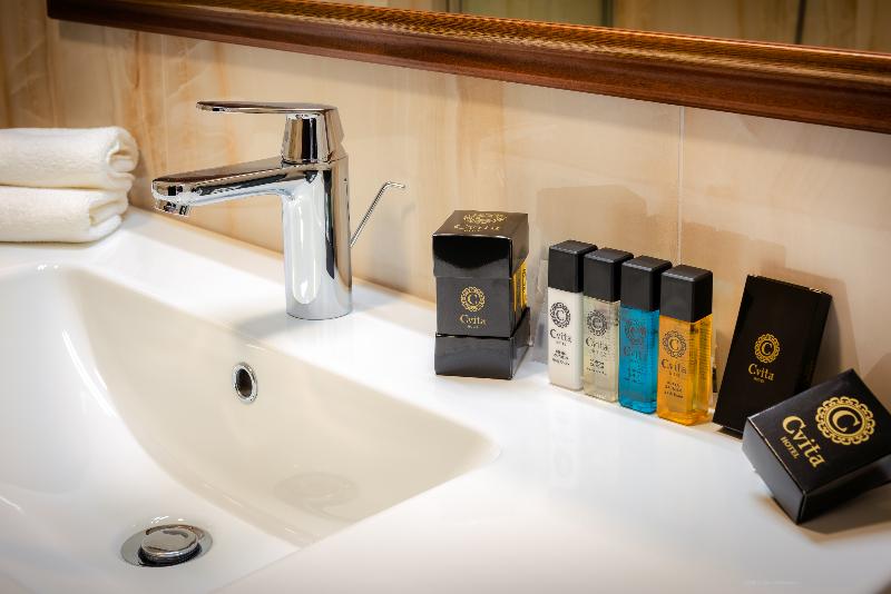 발코니 디럭스 룸, Cvita