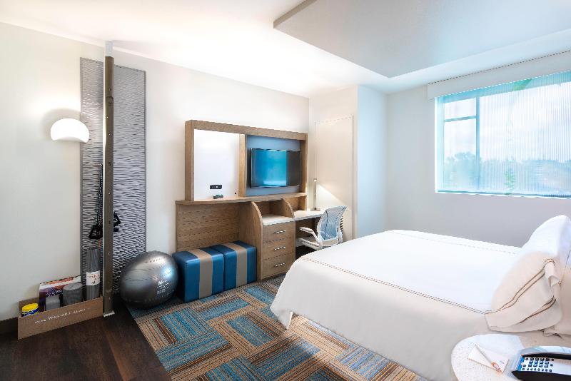 스위트 킹사이즈 침대, Even Hotel Miami   Airport, An Ihg