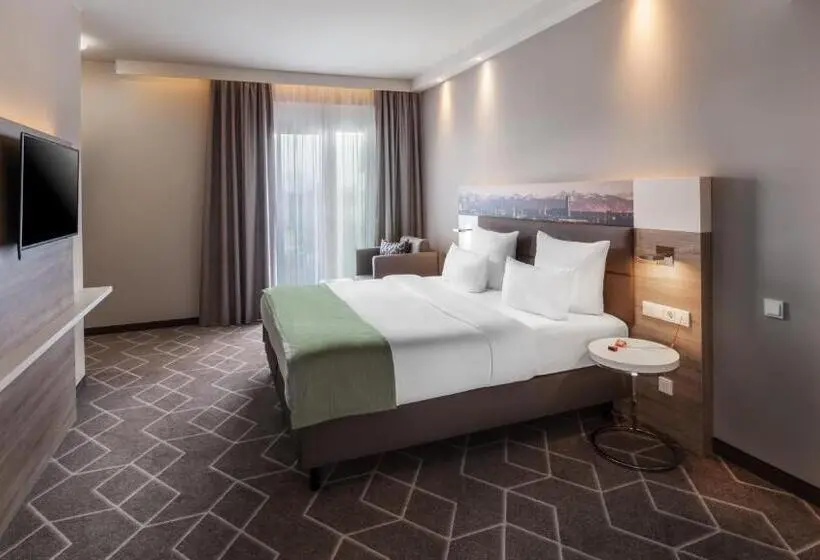 身障者適用クイーンサイズベッドルーム, Holiday Inn Munich   City East, An Ihg
