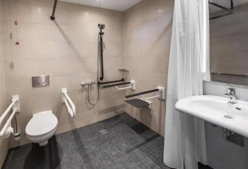 身障者適用クイーンサイズベッドルーム, Holiday Inn Munich   City East, An Ihg