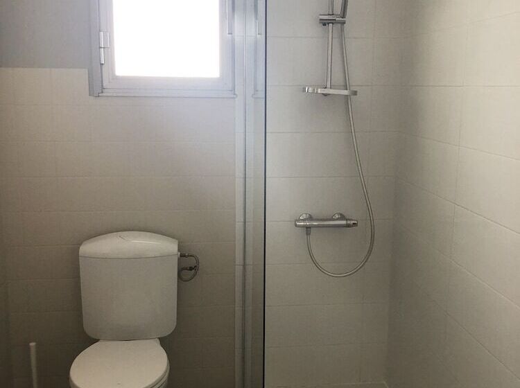 四人标准间, Hôtel L Embarcadère