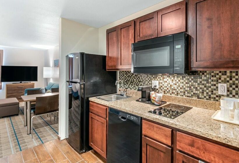 سوییت, Mainstay Suites Denver International Airport