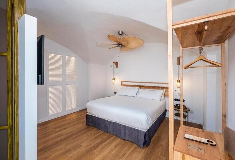 스위트 킹사이즈 침대, Nao Catedral Boutique