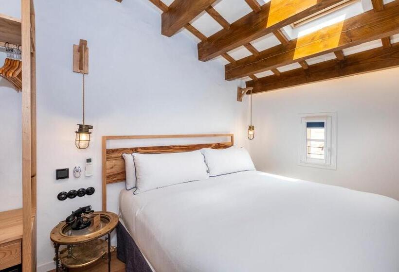 스위트 킹사이즈 침대, Nao Catedral Boutique